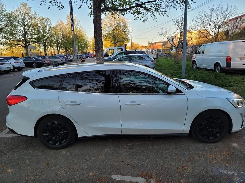 Usata Ford Focus 120 CV (88 kW) 2019 Bianco Station wagon