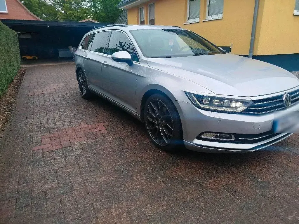 Gebraucht VW Passat R-line 120 PS (88 kW) 2018 Silber Kombi