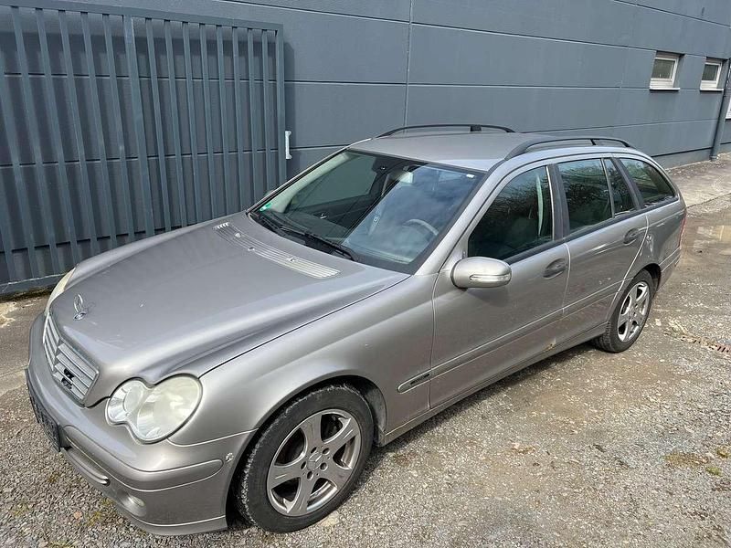 Gebraucht Mercedes C200 122 PS (89 kW) 2005 Cubanitsilber  metallic Kombi