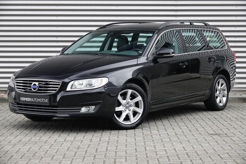 Schwarz Gebraucht 2015 Volvo V70 Kombi | 11.269 € (Teuer) - Bild 1/4