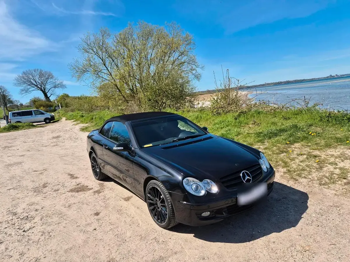 Gebraucht Mercedes CLK200 184 PS (135 kW) 2009 Schwarz Cabrio
