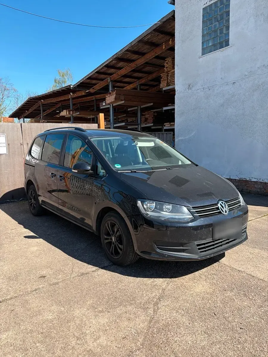 Gebraucht VW Sharan 140 PS (102 kW) 2013 Schwarz Van / Kleinbus