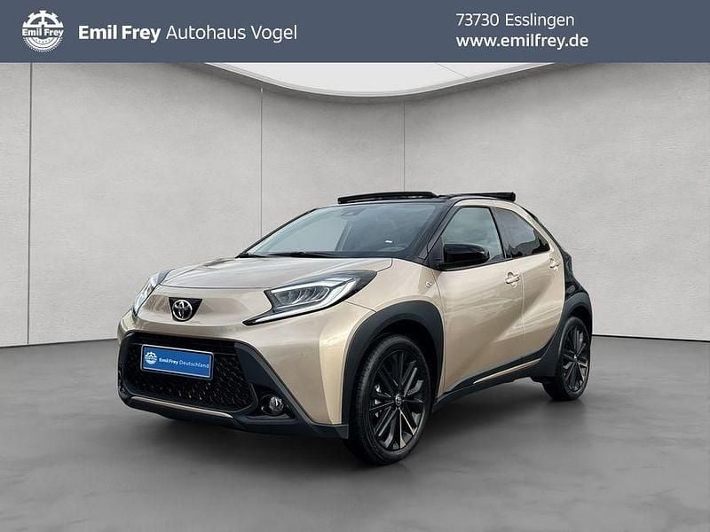 Beige Gebraucht 2023 Toyota Aygo Limited Kleinwagen | 18.970 € (Guter Preis) - Bild 1/4