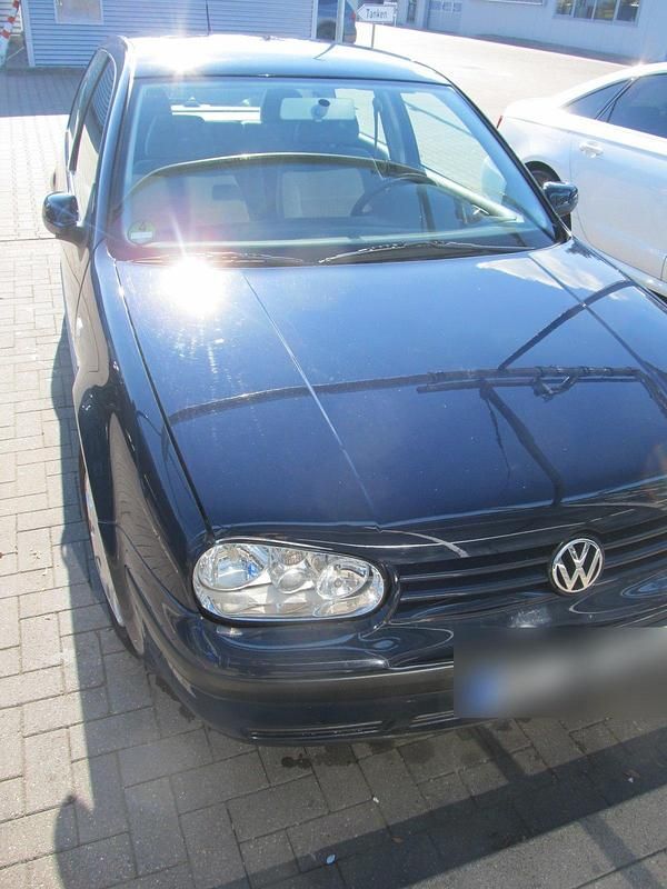 Blau Gebraucht 1999 VW Golf IV Kleinwagen | 1.900 € (Fairer Preis) - Bild 1/4