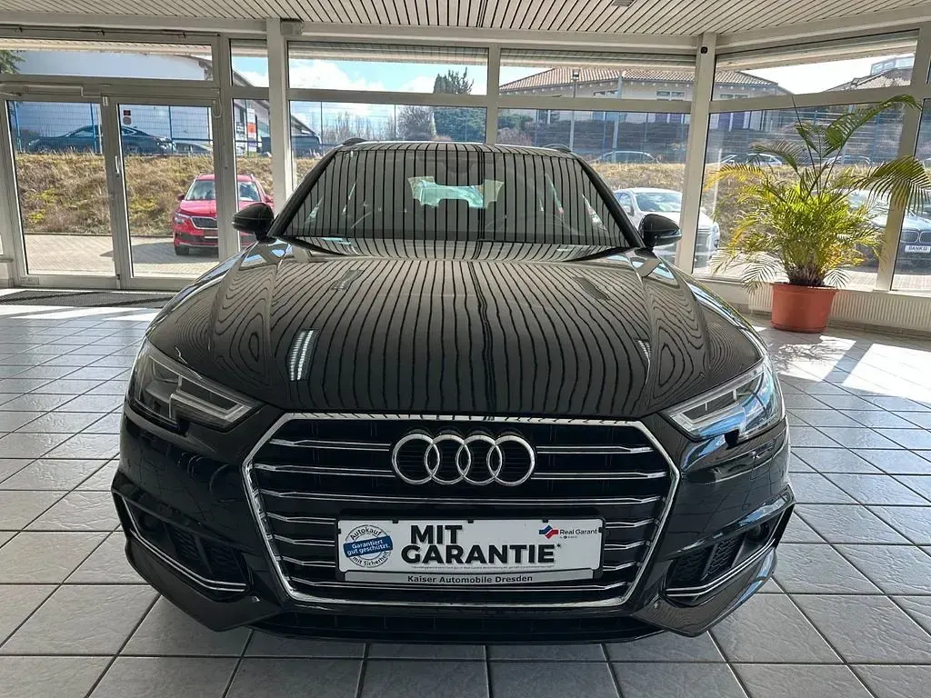 Gebraucht Audi A4 Sport 190 PS (139 kW) 2018 Mythosschwarz Kombi