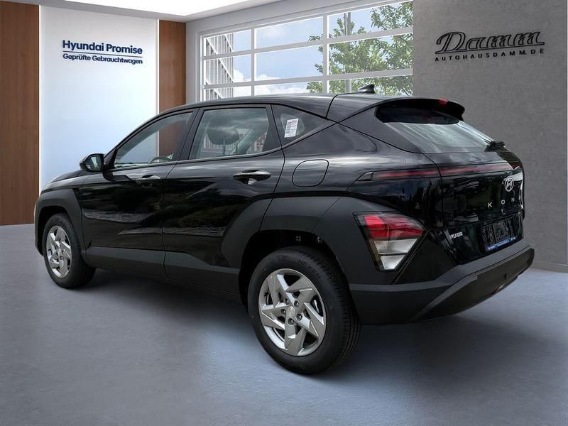 Neu Hyundai Kona Select 139 PS (102 kW) 2025 Schwarz SUV