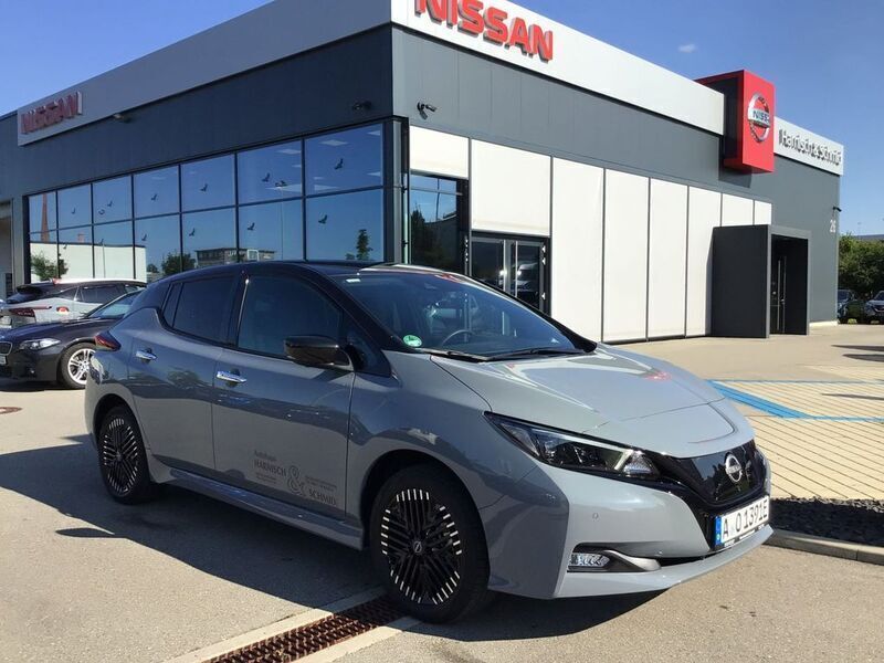 Gebraucht Nissan Leaf Tekna 160 kW (218 PS) 2023 Grau Kleinwagen