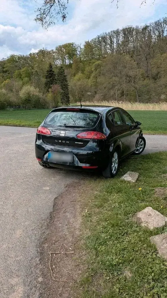 Gebraucht Seat Leon 105 PS (77 kW) 2008 Schwarz Kleinwagen