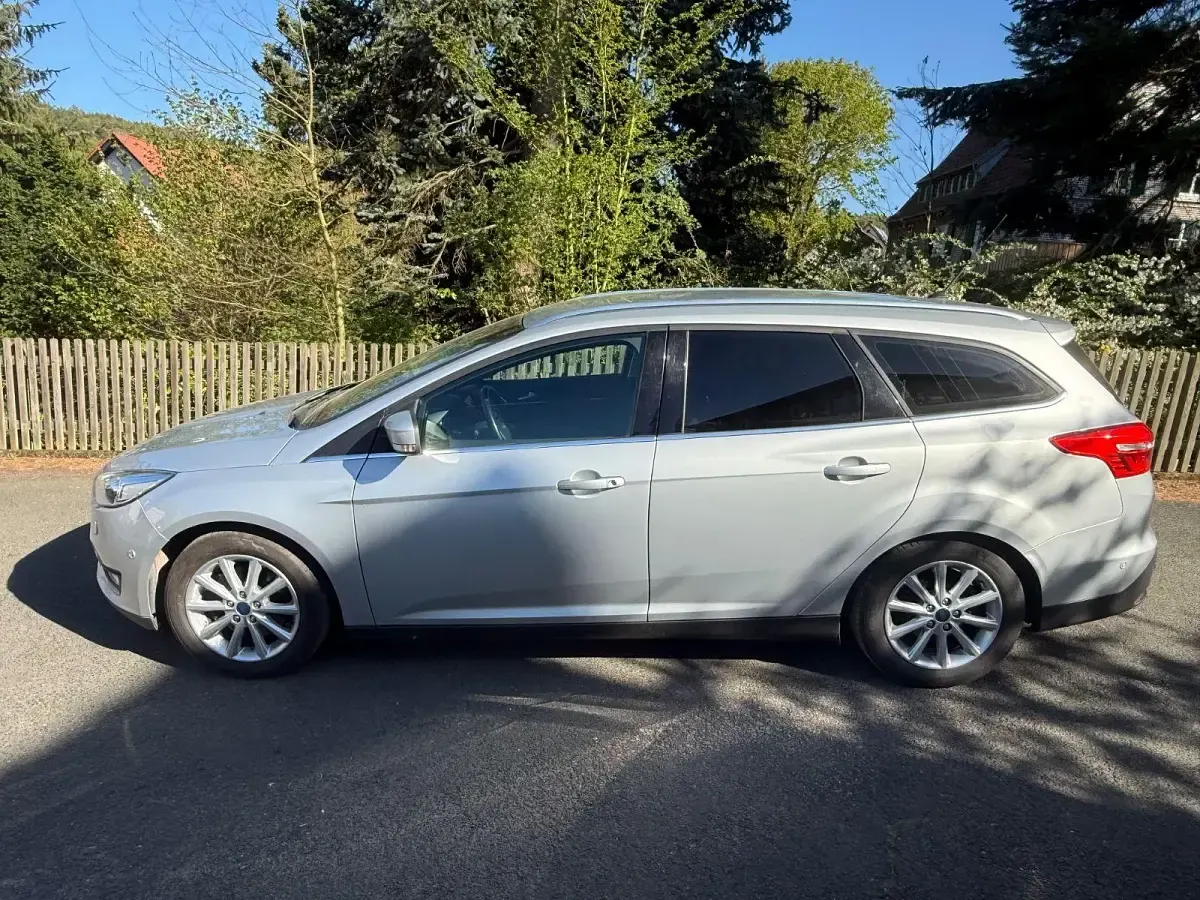 Używany Ford Focus Titanium 182 KM (133 kW) 2015 Srebrny Kombi