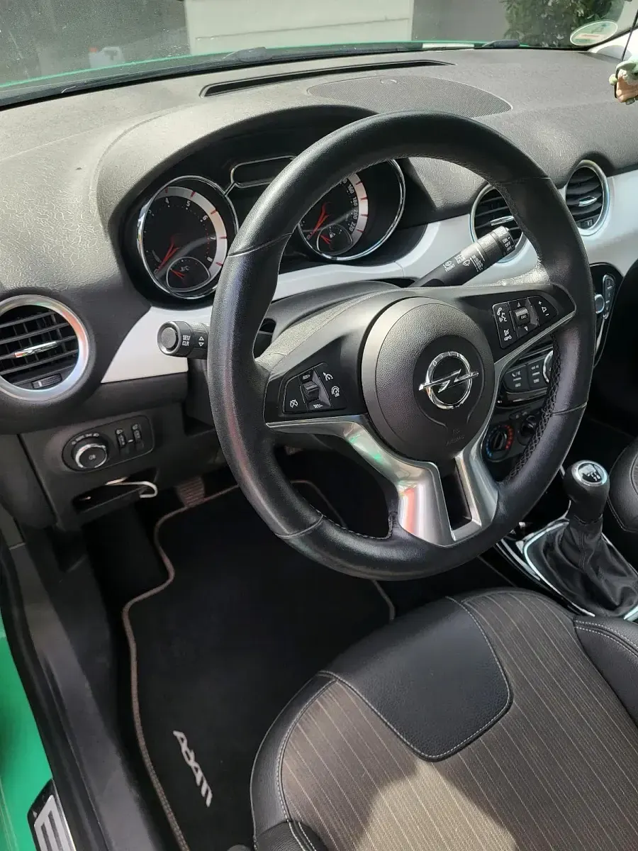 Używany Opel Adam 87 KM (63 kW) 2015 Zielony Hatchback