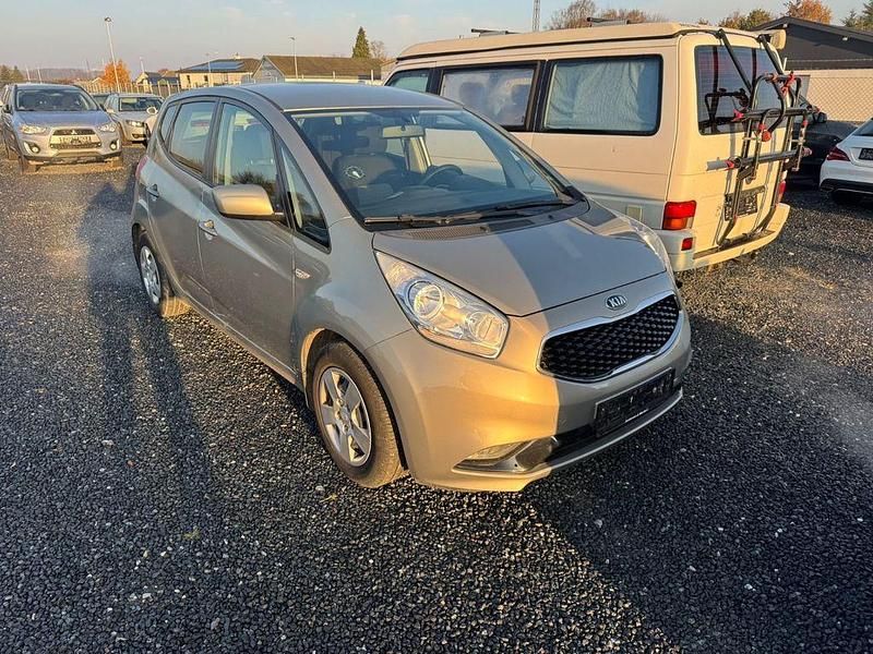Gebraucht Kia Venga Attract 90 PS (66 kW) 2015 Beige Kleinwagen
