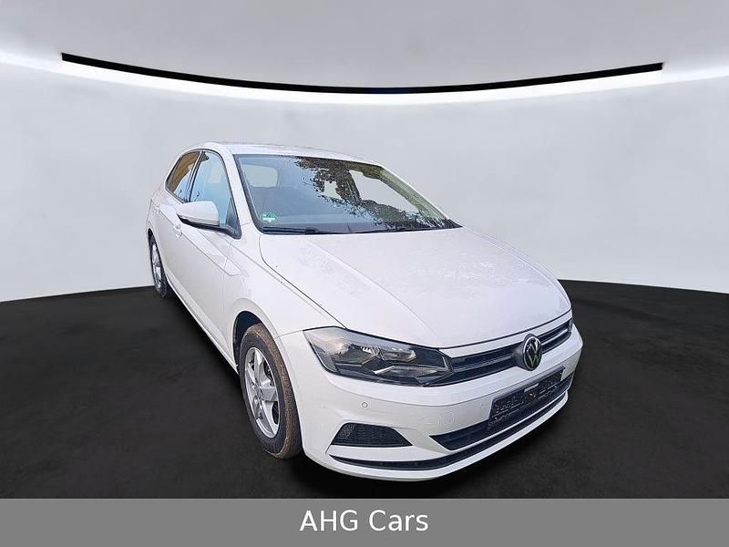Gebraucht VW Polo Comfortline 95 PS (69 kW) 2021 Weiß Kleinwagen