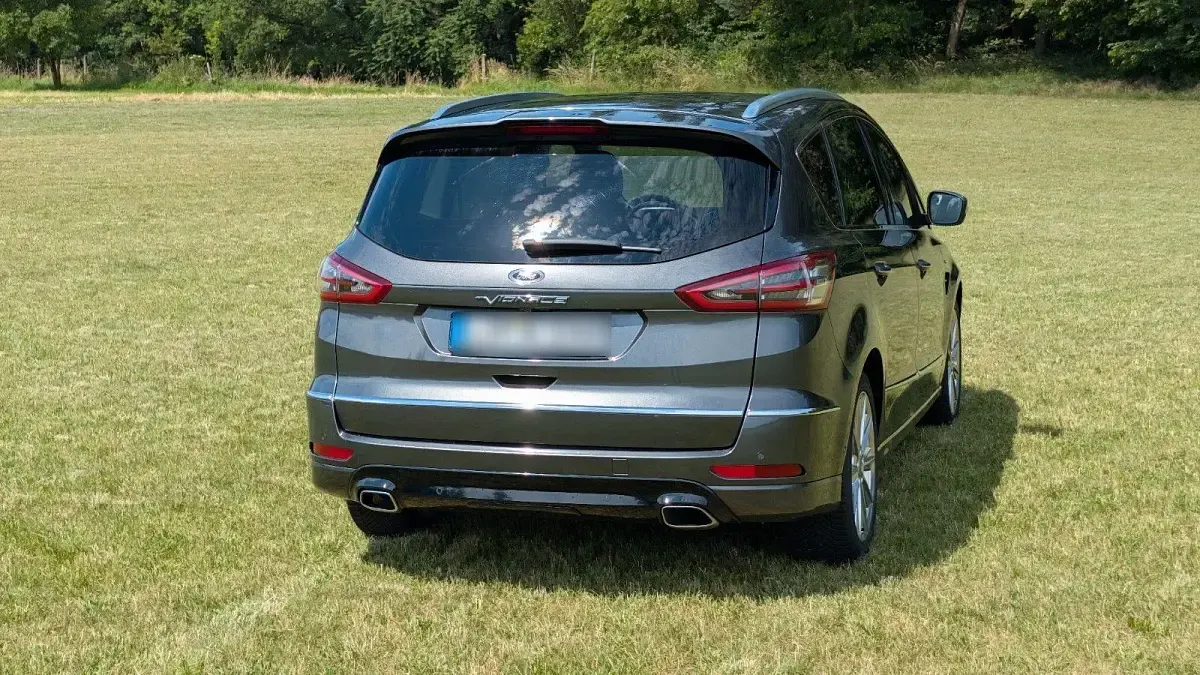 Gebraucht Ford S-MAX Vignale 190 PS (139 kW) 2019 Grau Van / Kleinbus