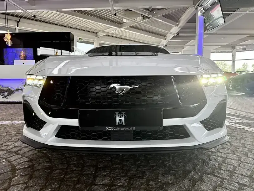 Neu Ford Mustang GT Fastback 446 PS (328 kW) 2025 (weiss (oxfordwhite)) Coupé