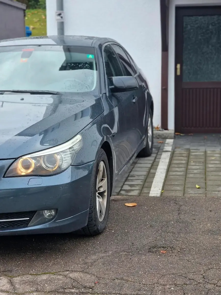 Gebraucht BMW 523 190 PS (139 kW) 2007 Grau Limousine