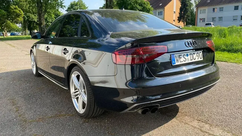 Używany Audi A4 S-Line 224 KM (164 kW) 2014 Czarny Sedan/Limuzyna