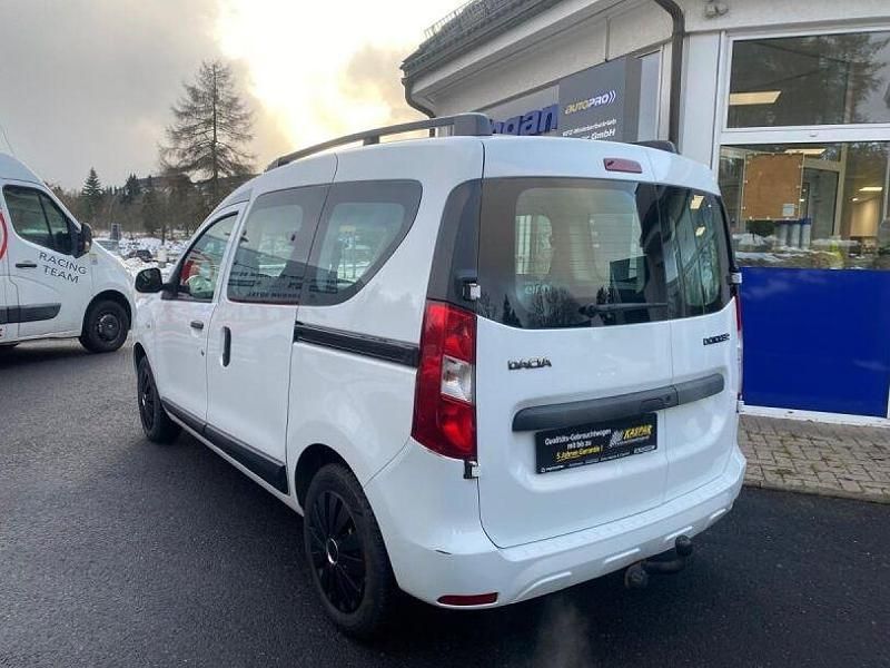 Gebraucht Dacia Dokker Ambiance 116 PS (85 kW) 2015 Arktisweiß Van / Kleinbus