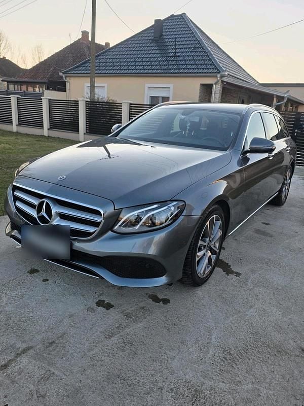 Gebraucht Mercedes E220 194 PS (142 kW) 2018 Silber Limousine