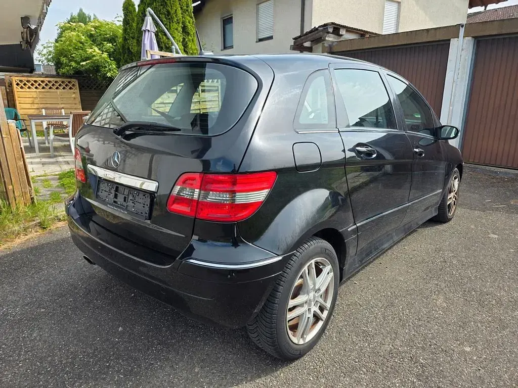Gebraucht Mercedes B200 136 PS (100 kW) 2005 Schwarz Van / Kleinbus