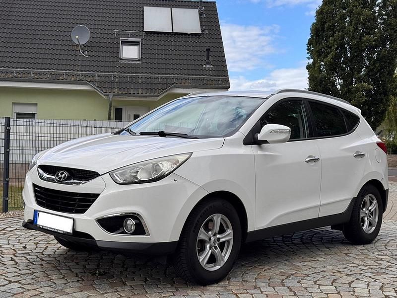 Weiß Gebraucht 2011 Hyundai ix35 SUV | 8.300 € (Fairer Preis) - Bild 1/4