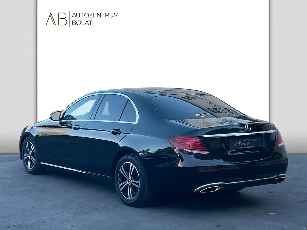 Second-hand Mercedes E200 160 CP (117 kW) 2020 Negru Berlinǎ