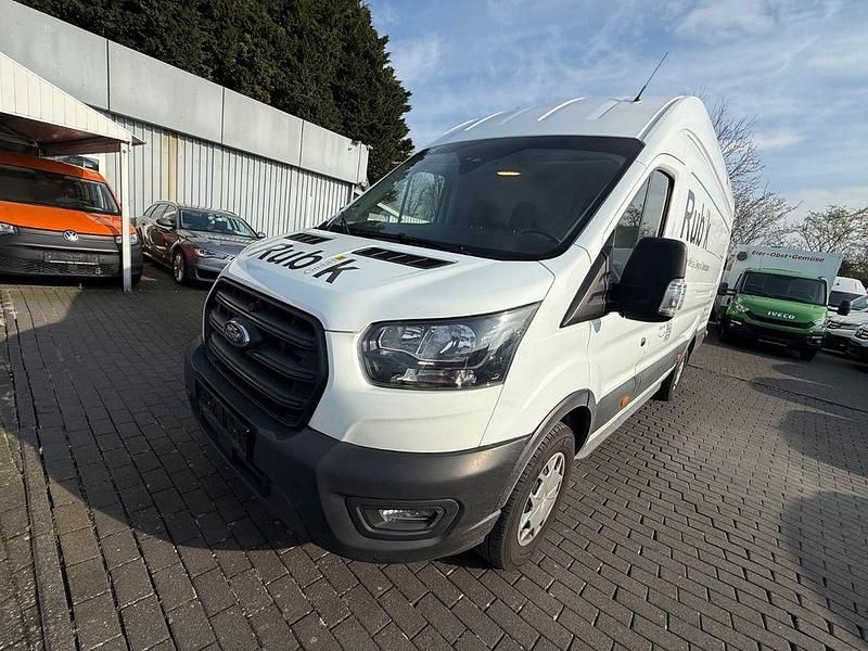 Gebraucht Ford Transit Trend 131 PS (96 kW) 2023 Weiß Limousine