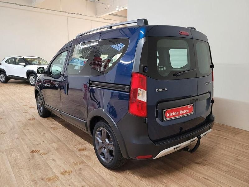 Gebraucht Dacia Dokker Celebration 116 PS (85 kW) 2017 Blau Van / Kleinbus
