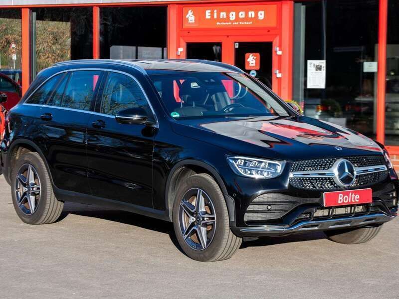 Obsidianschwarz metalliclack Gebraucht 2022 Mercedes GLC300e AMG line SUV | 38.950 € (Guter Preis) - Bild 1/4