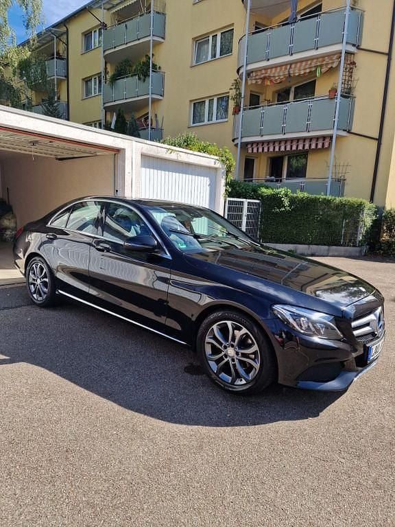 Schwarz Gebraucht 2016 Mercedes C180 Edition Limousine | 15.650 € (Guter Preis) - Bild 1/4