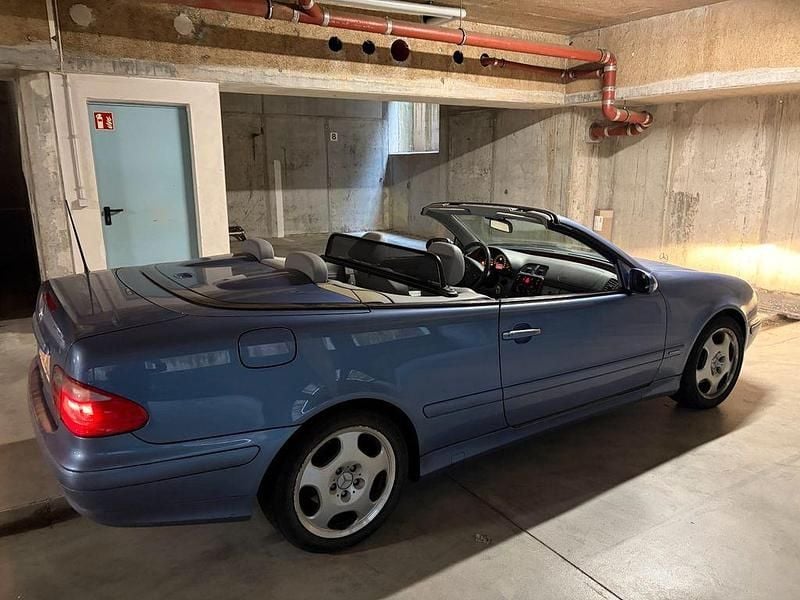 Gebraucht Mercedes CLK200 Elegance 163 PS (119 kW) 2003 Blau Cabrio
