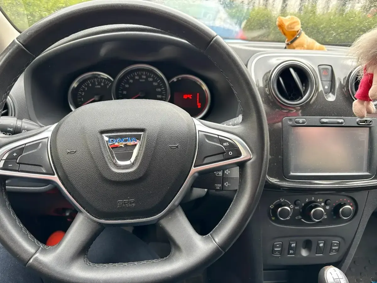 Gebraucht Dacia Logan MCV Lauréate 90 PS (66 kW) 2018 Grau Kombi