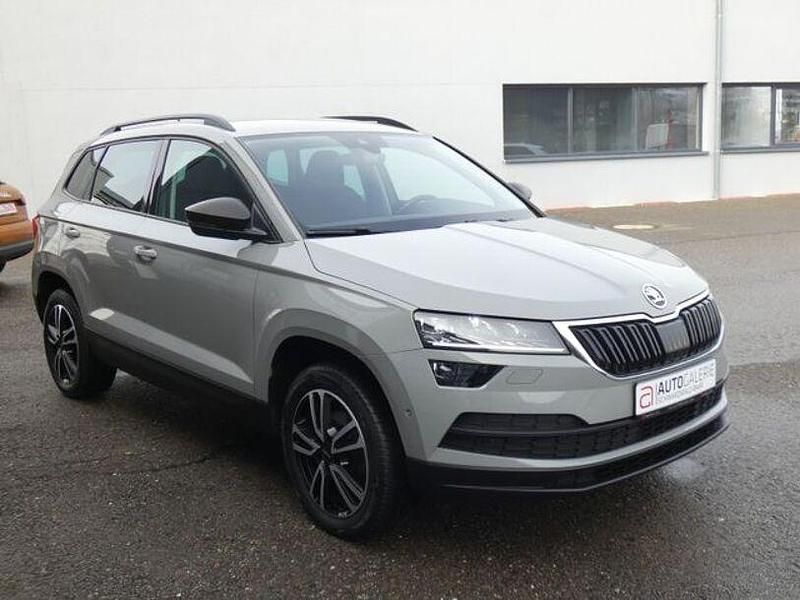 Grau Gebraucht 2019 Skoda Karoq Ambition SUV | 19.950 € (Fairer Preis) - Bild 1/4