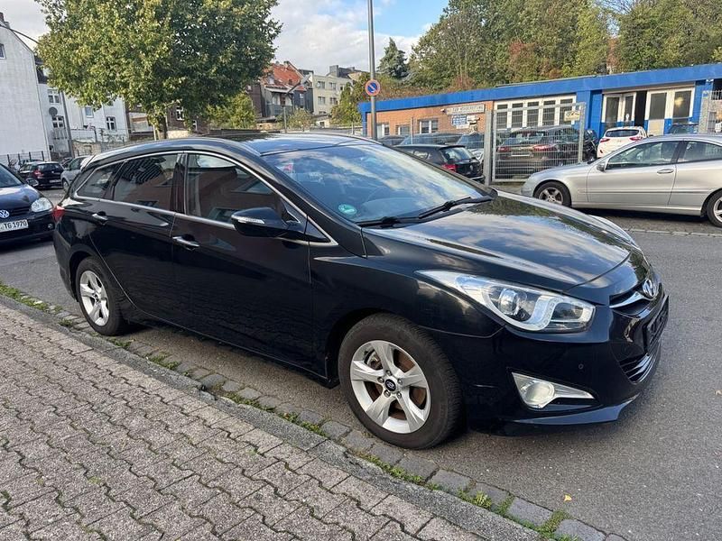 Gebraucht Hyundai i40 136 PS (100 kW) 2012 Schwarz Kombi