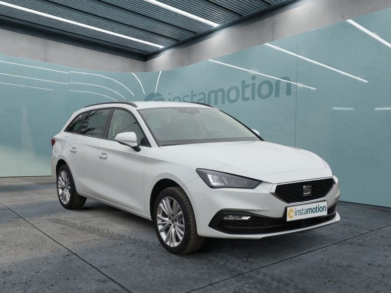 Weiß Gebraucht 2024 Seat Leon Style Van / Kleinbus | 25.440 € (Fairer Preis) - Bild 1/3