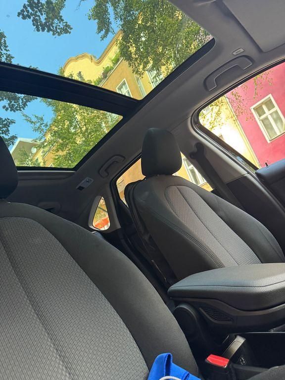 Schwarz Gebraucht 2016 BMW 220 Active Tourer Advantage Van / Kleinbus | 14.990 € (Guter Preis) - Bild 1/4
