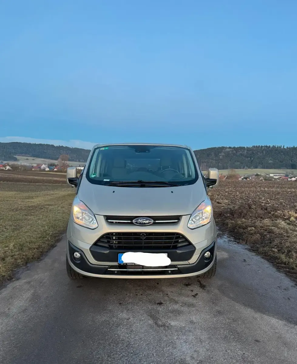 Gebraucht Ford Tourneo 170 PS (125 kW) 2018 Van / Kleinbus