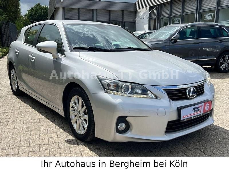 Gebraucht Lexus CT200h 99 PS (72 kW) 2011 Silber Limousine