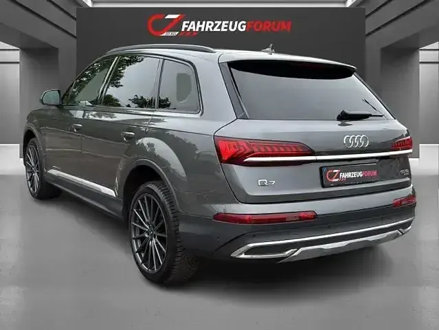 Usado Audi Q7 Basis 286 HP (210 kW) 2020 Cinzento SUV