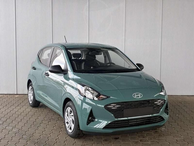 Neu Hyundai i10 63 PS (46 kW) 2026 Mangrove green Kleinwagen