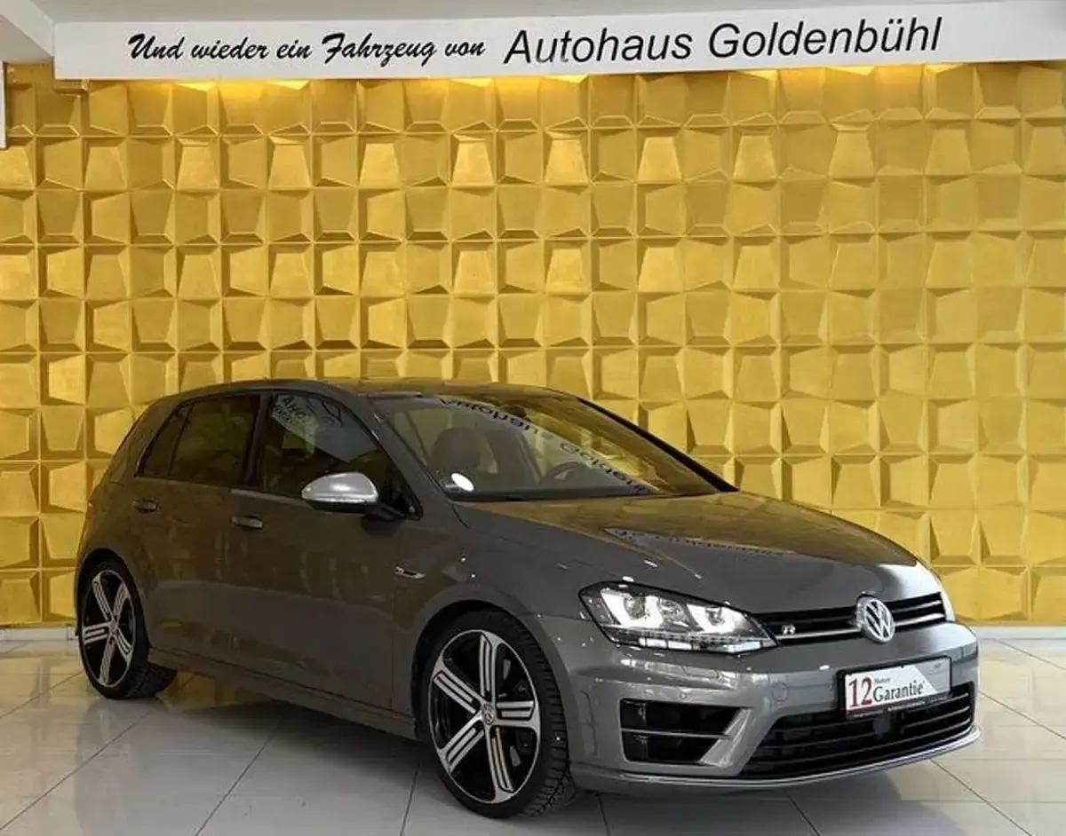 Gebraucht VW Golf VII R 300 PS (220 kW) 2017 Limestone grey Limousine