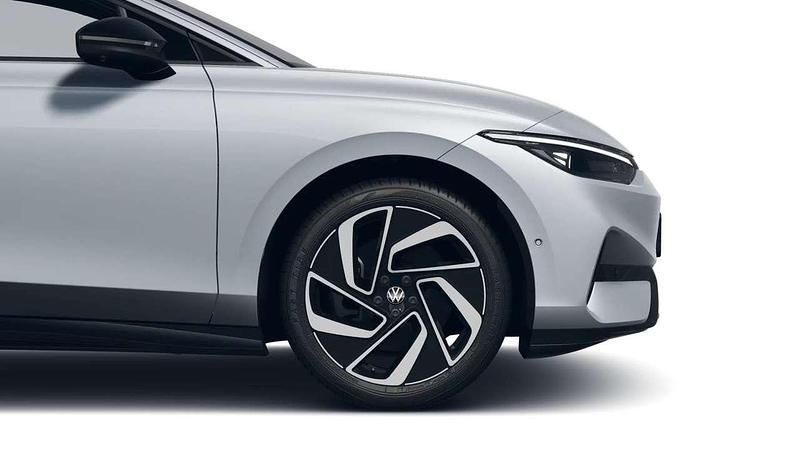 Gebraucht VW ID.7 Pro 210 kW (286 PS) 2025 Scale silver metallic (metallic) Limousine