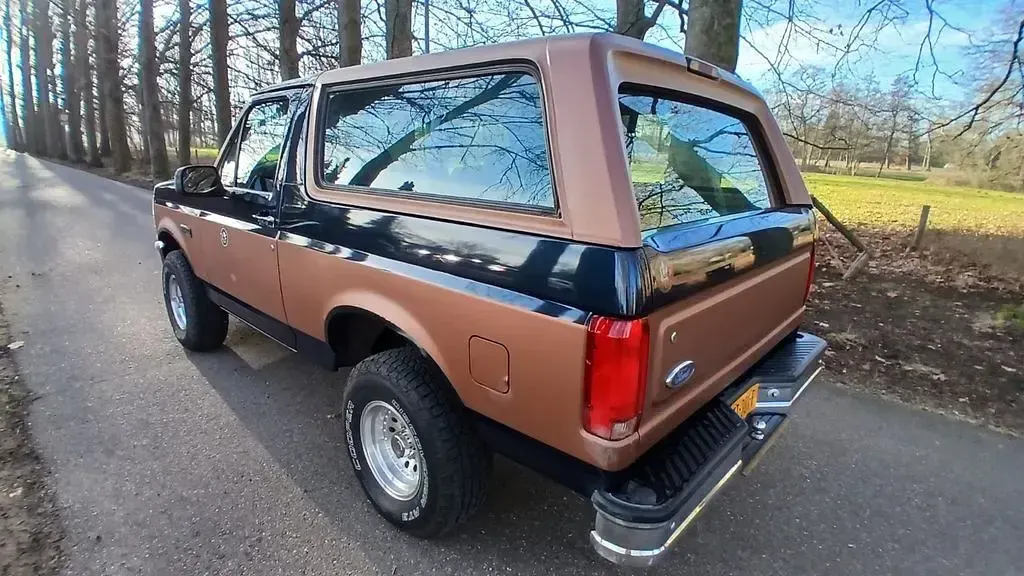 Gebraucht Ford Bronco 177 PS (130 kW) 1993 Blau SUV
