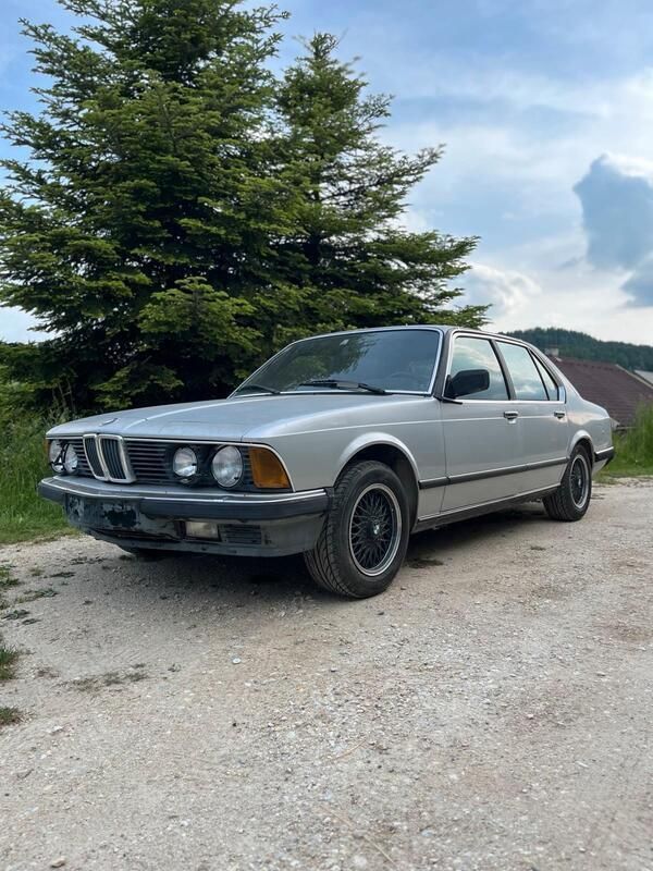Silber Gebraucht 1985 BMW 735 Limousine | 6.650 € - Bild 1/4
