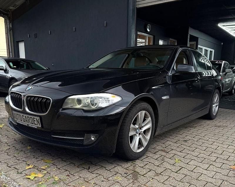 Gebraucht BMW 528 258 PS (189 kW) 2011 Saphirschwarz Limousine