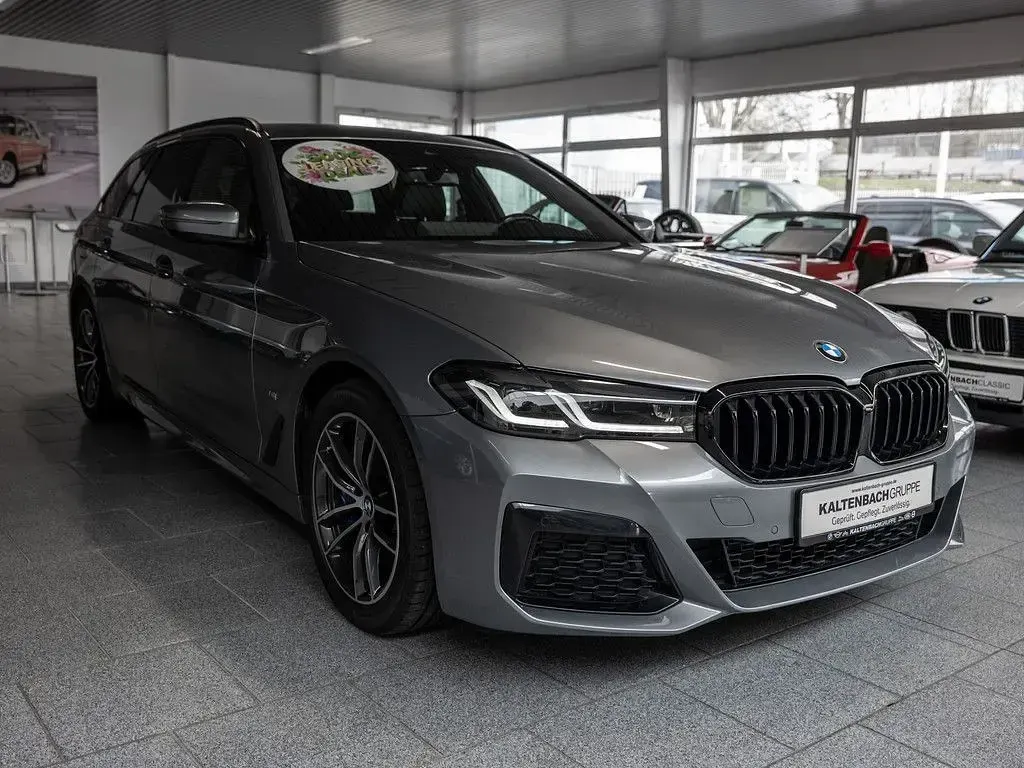 Gebraucht BMW 540 M Sport 340 PS (250 kW) 2023 Skyscraper grau Kombi