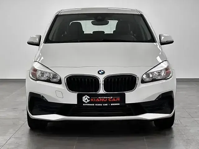 Gebraucht BMW 218 Active Tourer Sport Line 150 PS (110 kW) 2019 Weiß Van / Kleinbus