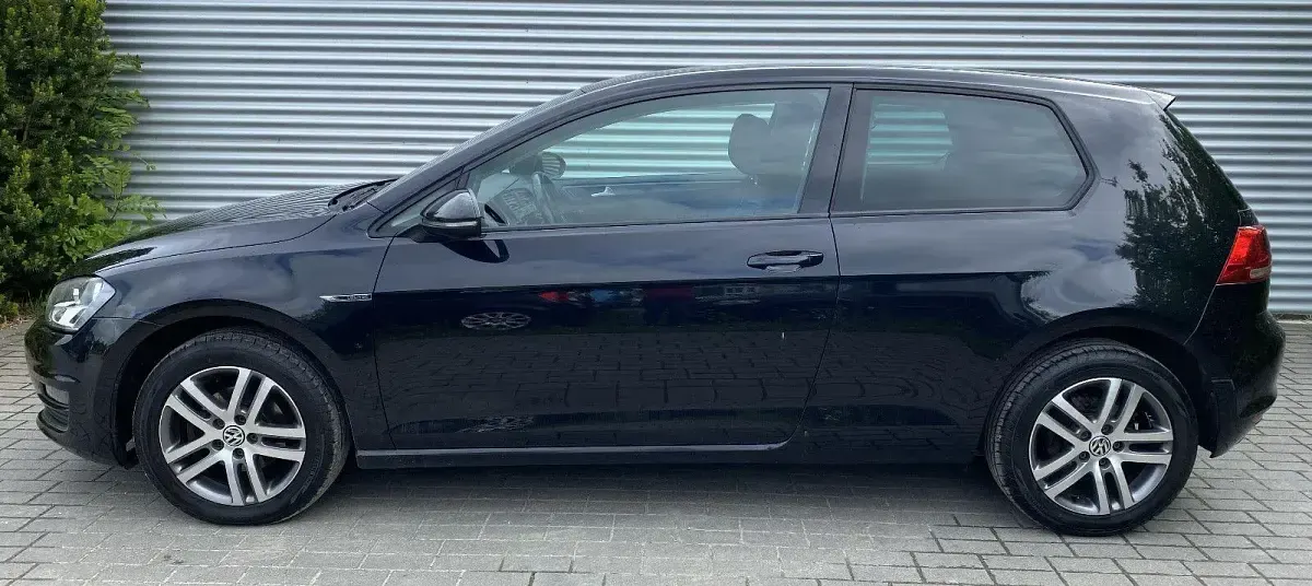 Second-hand VW Golf VII LOUNGE 86 CP (63 kW) 2015 Negru Berlinǎ