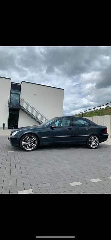 Schwarz Gebraucht 2001 Mercedes C180 Limousine | 3.500 € - Bild 1/4