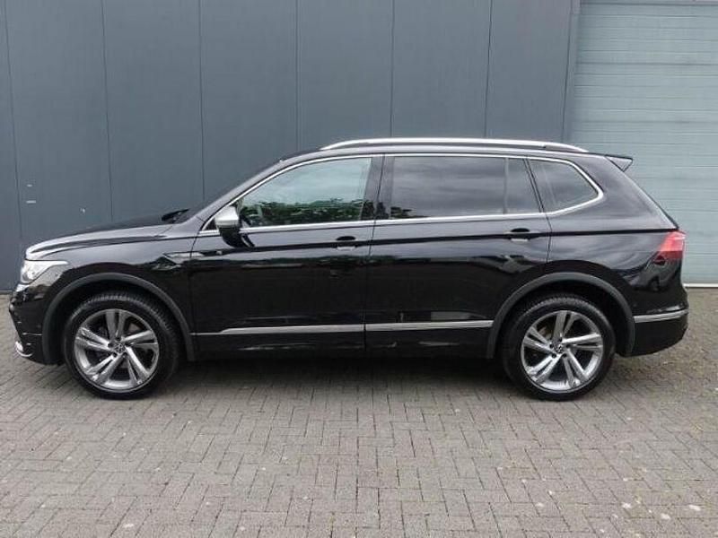 Gebraucht VW Tiguan Allspace R-line 150 PS (110 kW) 2023 Schwarz SUV