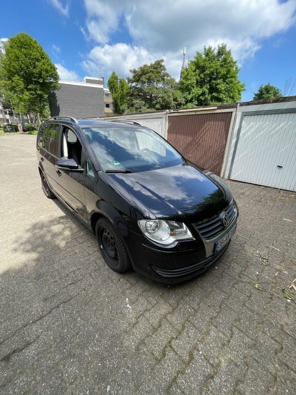 Schwarz Gebraucht 2009 VW Touran Freestyle Van / Kleinbus | 5.000 € (Fairer Preis) - Bild 1/4